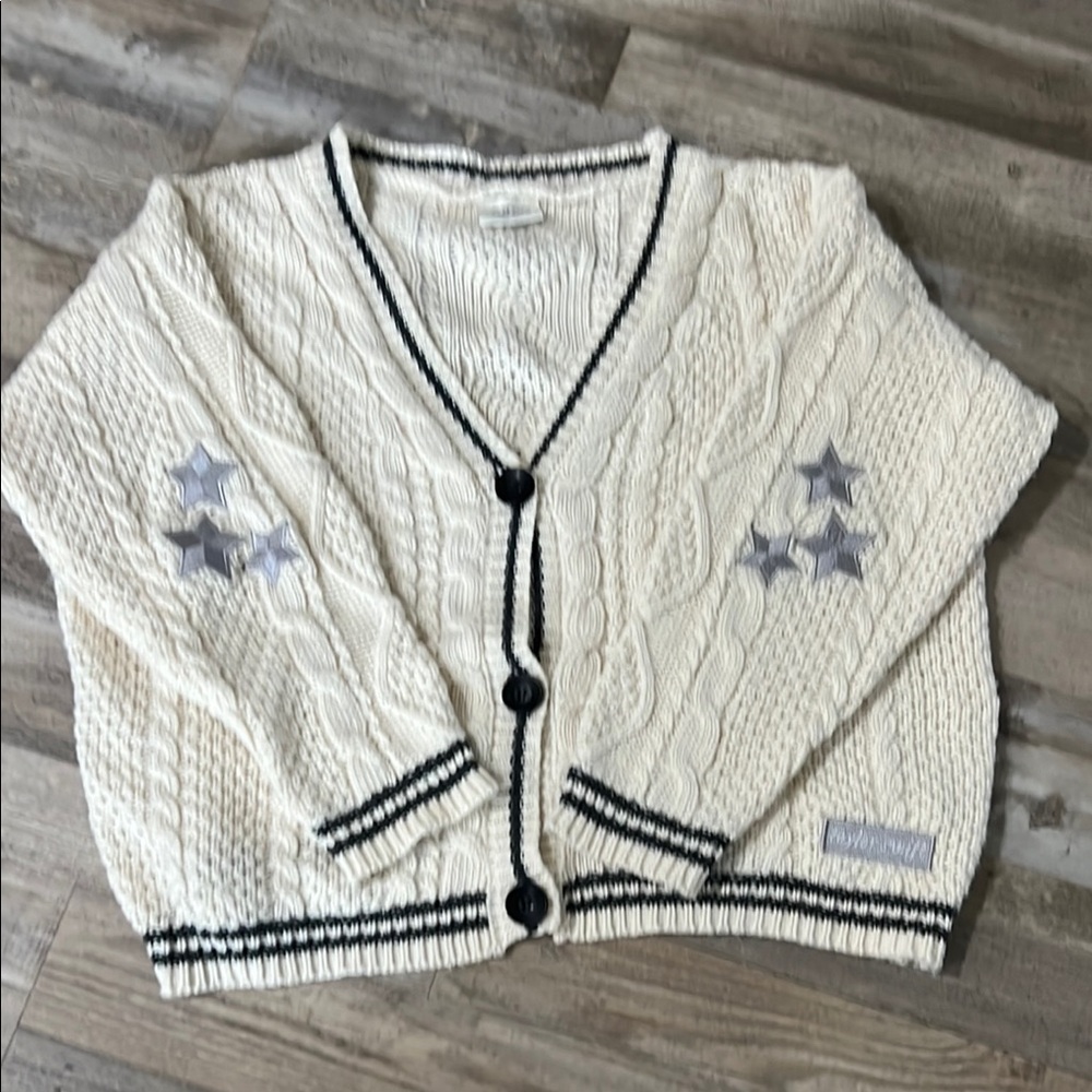 Chic Cream Cardigan with Star Accents